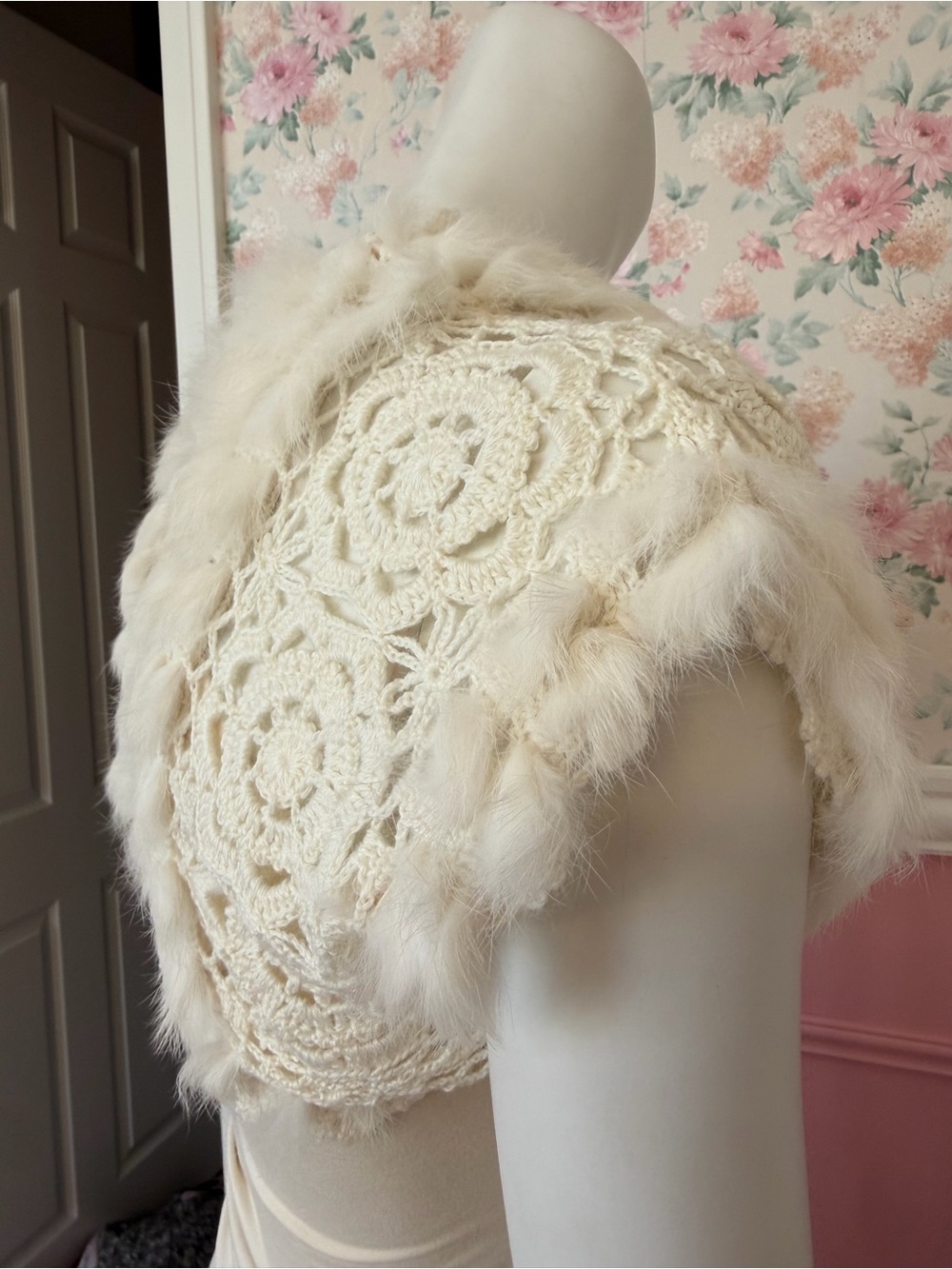 American Vintage Cream Lace Shrug Bolero - Picture 6 of 6